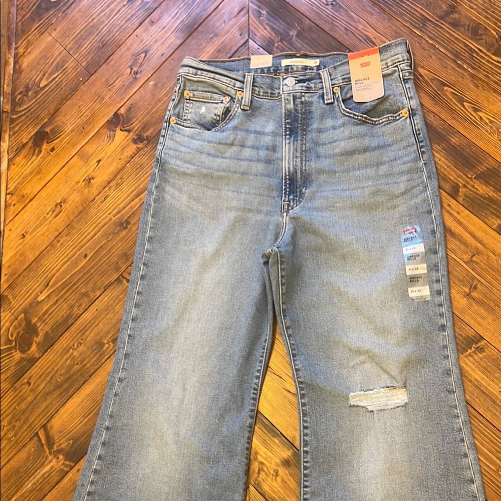 Levi's New with tags Ribcage Bell  Jeans